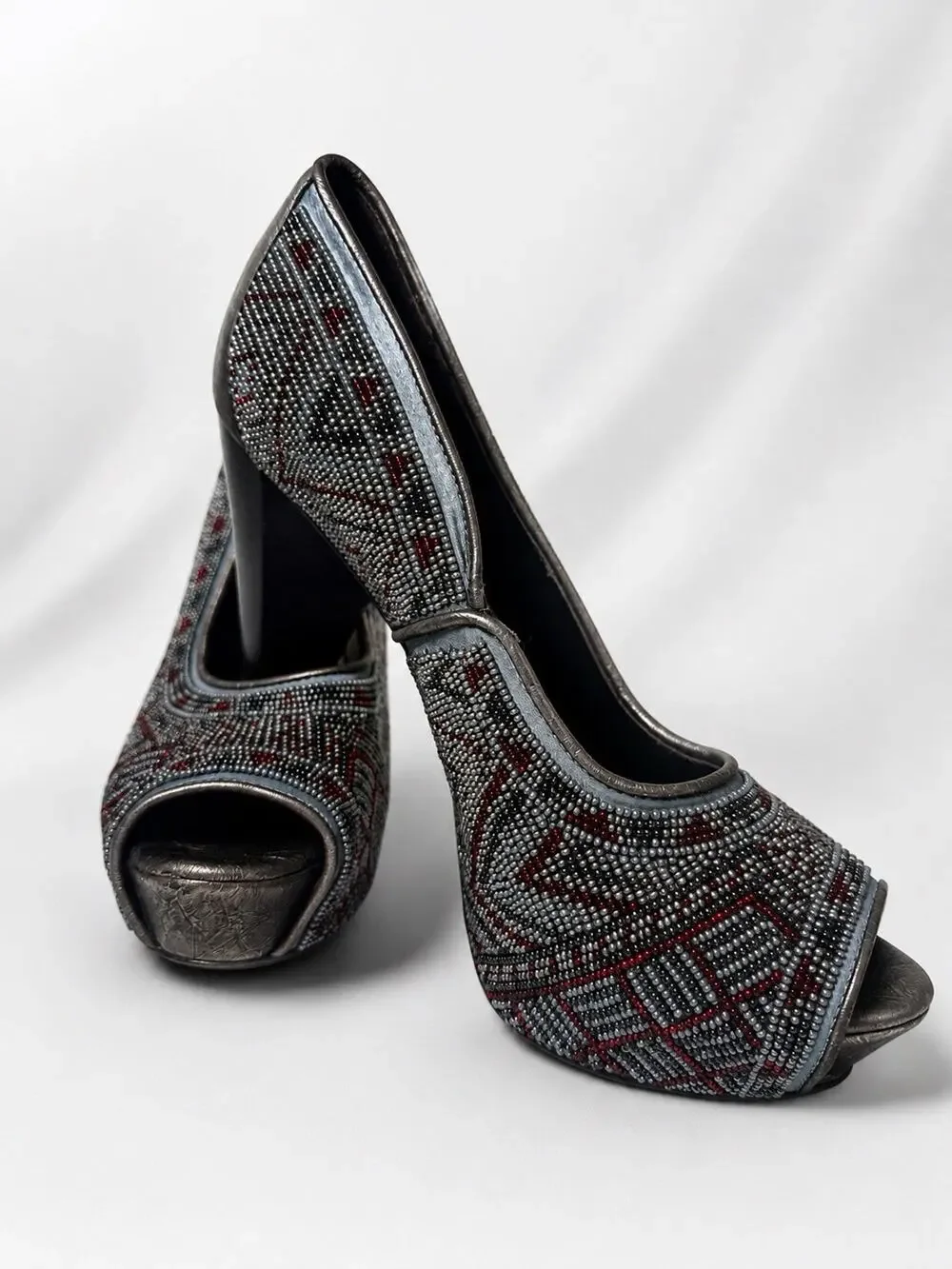 Donald J Pliner Beaded Platform Heels 7.5 M Peep Toe Italy Gray Red Leather